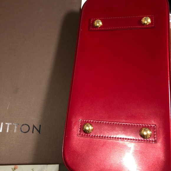 NOT FOR SALE : EXTRA PICTURES FOR LV PURSE🍒 - Picture 2 of 5